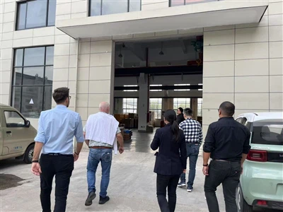 14 апреля 2025 года немецкие клиенты посетили xinming Cleaning Equipment Co., Ltd.